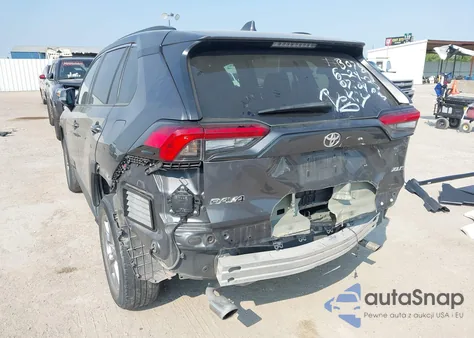 2022 Toyota Rav4 Xle z USA, uszkodzony, nr VIN 2T3W1RFV1NW208356